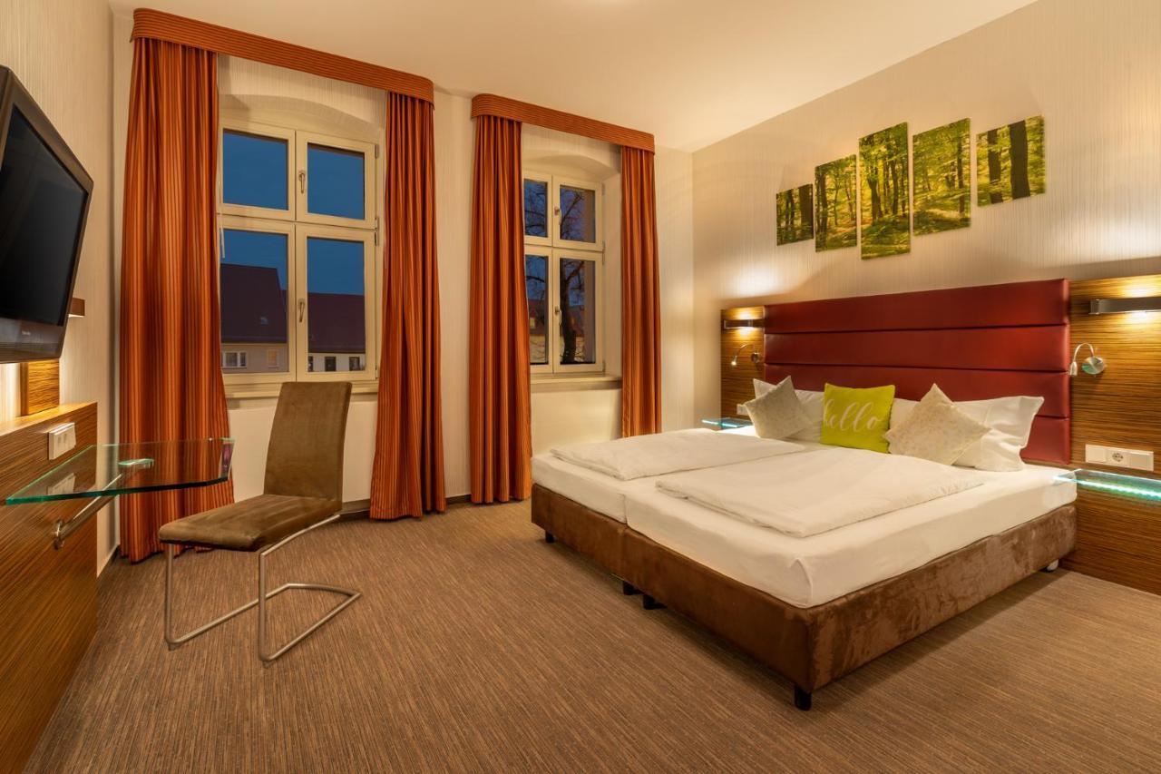 Hotel Und Restaurant Zum Deutschen Hause Lubbenau Bagian luar foto